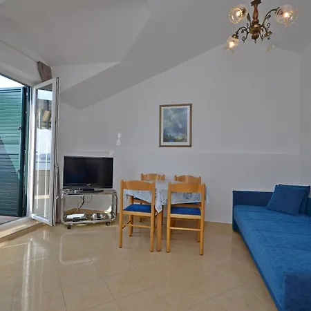 Zdenka Apartment *
