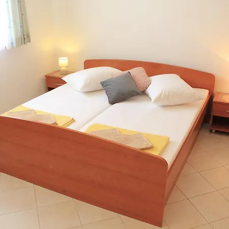 Zdenka Apartment *