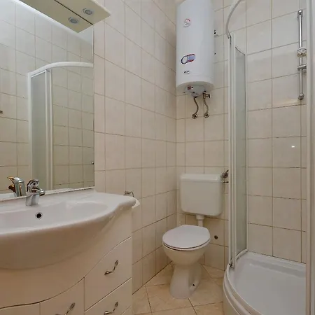 Zdenka Apartment *